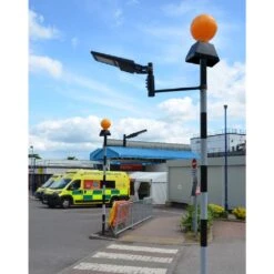 ViaMAX HIWAY MAX - PIR Motion Sensor Solar Street Light - Black - 4800 Lumens (40W)