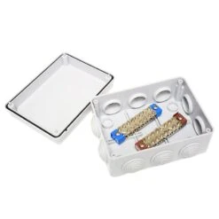 EAZYLINK8 - Waterproof 8 Way Connection Box 12v