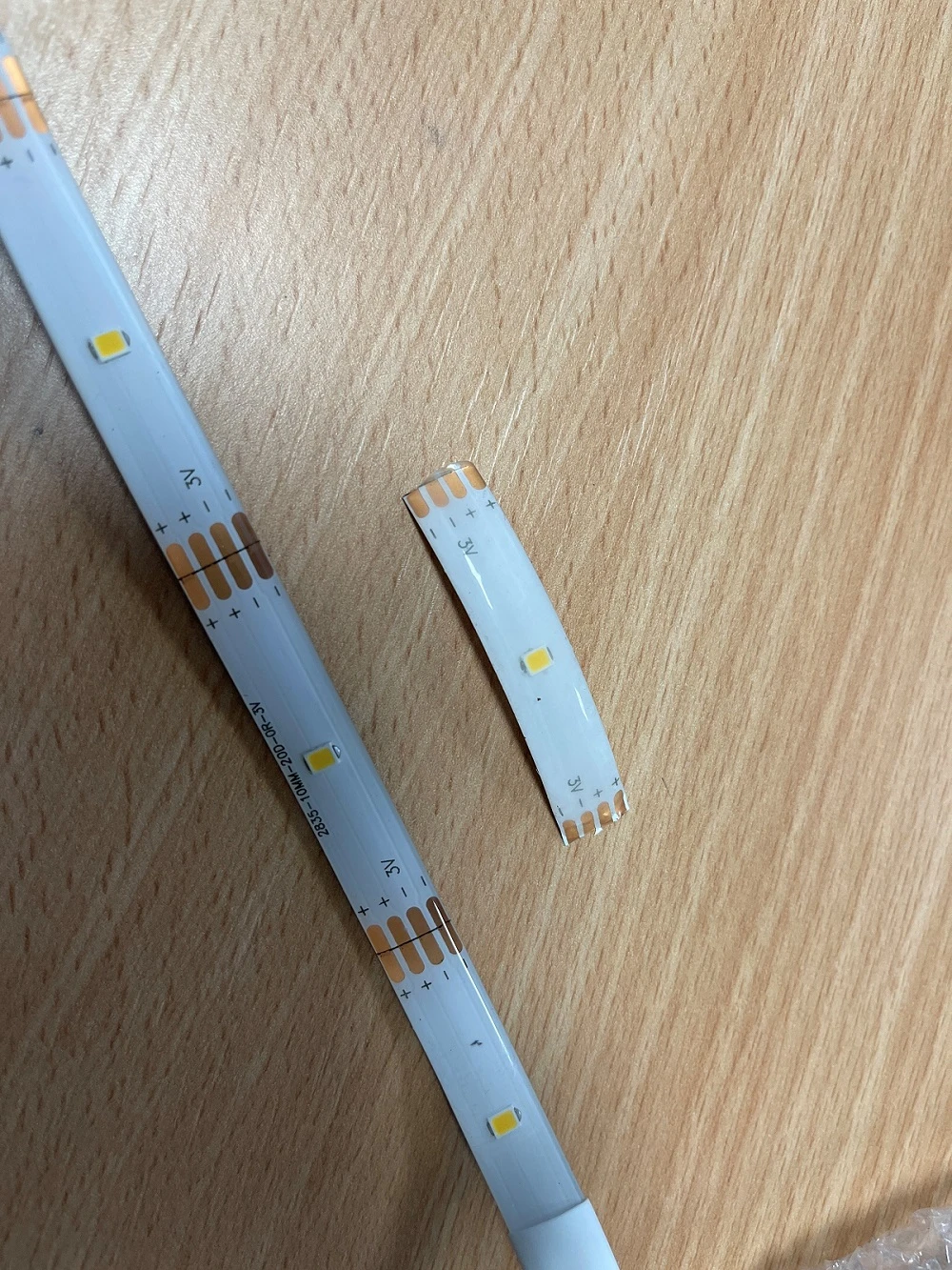 Madison Solar Strip Lights - Cool White 200 LEDs 3w Adhesive Back - Image 3