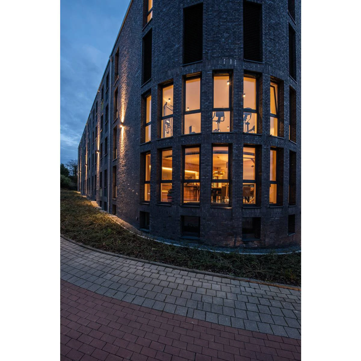 Big Theo Flood 240v - Outdoor Wall Light Anthracite Powder Coated Aluminium 42w 3000k IP44 Up And Down Wall Light - Image 6