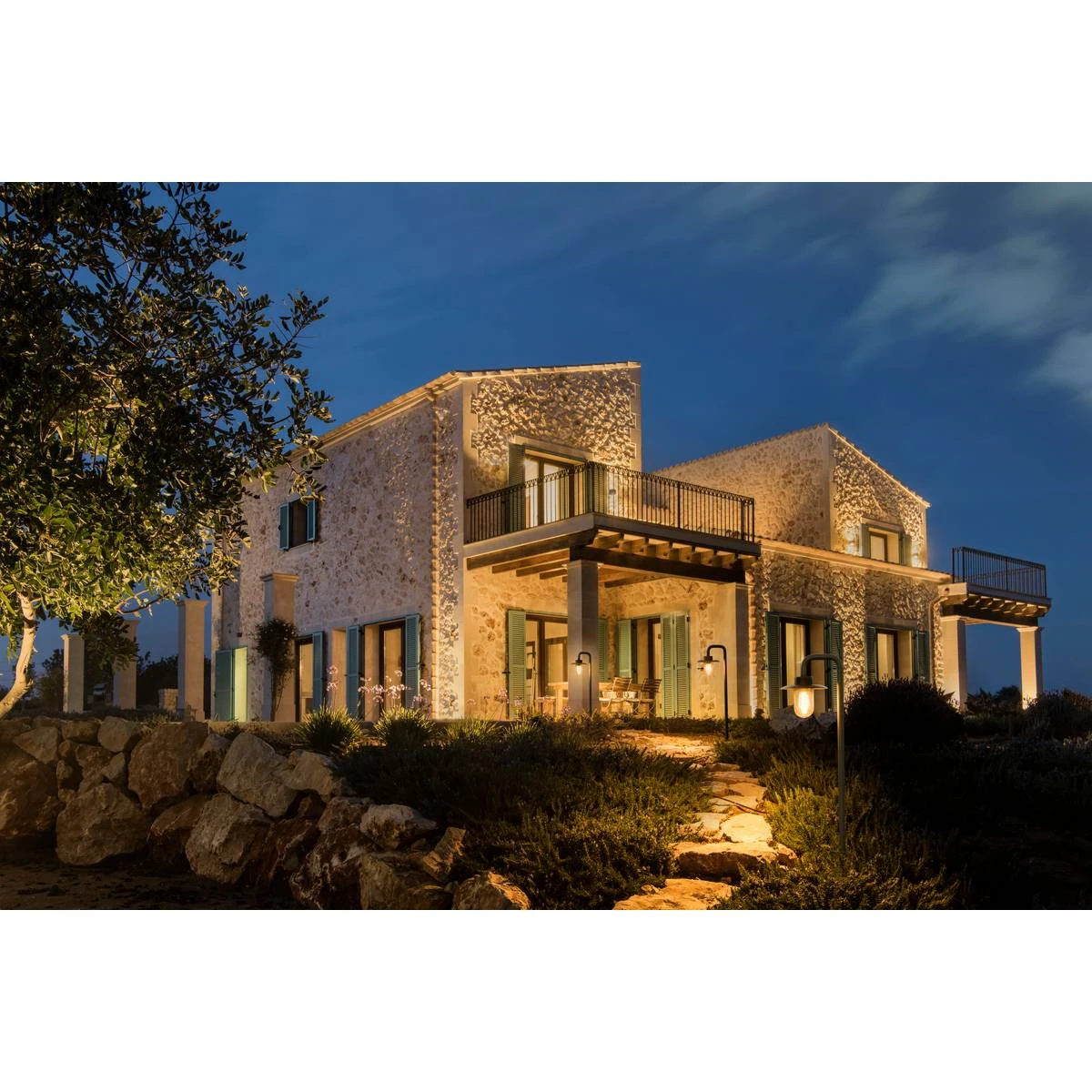 Molat - Anthracite Aluminum IP44 E27 Max 60w 230v - 1m Height - Surface Or Spike Mounted Bollard - Image 4